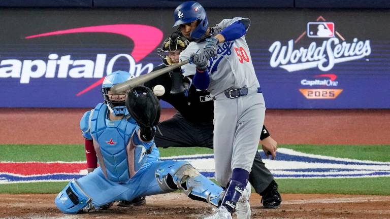 Mookie Betts produce dos carreras por Dodgers. Mookie Betts produce dos carreras por Dodgers.