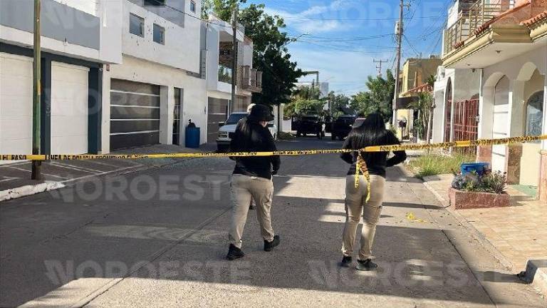 La vivienda de la colonia Solidaridad resultó dañada tras un ataque armado registrado esta madrugada. La vivienda de la colonia Solidaridad resultó dañada tras un ataque armado registrado esta madrugada.