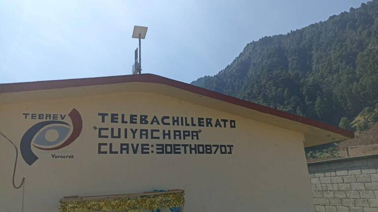 Un centro educativo de Veracruz cuenta con el servicio de internet satelital de Starlink.