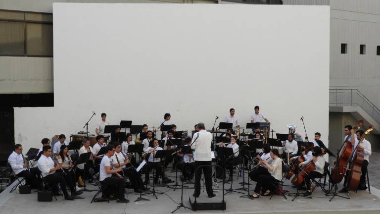La Banda Sinfónica Juvenil del Estado es dirigida por el maestro Baltazar Hernández Cano.