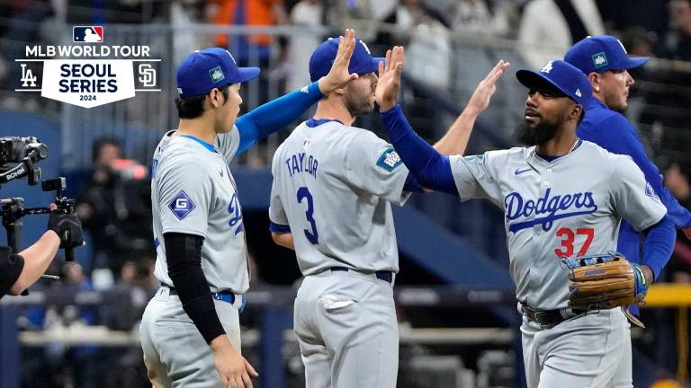 Dodgers se imponen a Padres en Seúl... con un poco de magia