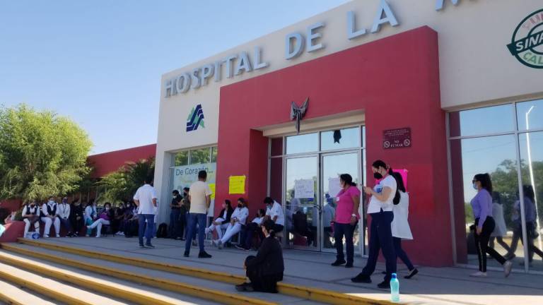 Estalla conflicto estatal en Salud; trabajadores por contrato exigen bases
