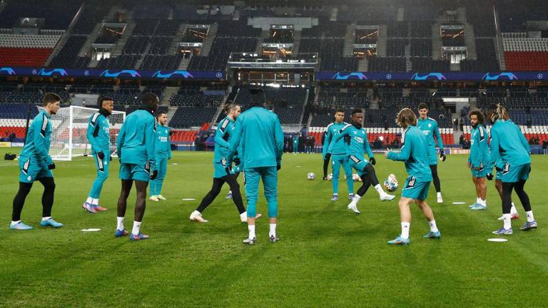 Real Madrid ya entrena en el Parque de los Príncipes, en París.