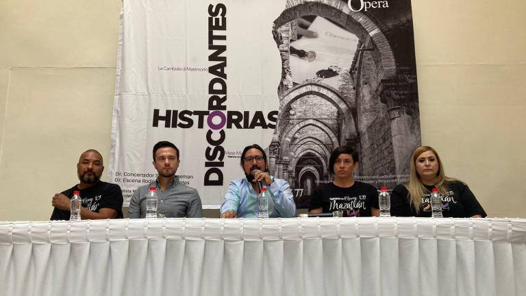 Rodrigo Caravantes, Agustín Martínez, Sergio Freeman, Mónica Armas y Mariela Angulo, dieron a conocer los pormenores de ‘Historias discordantes’.