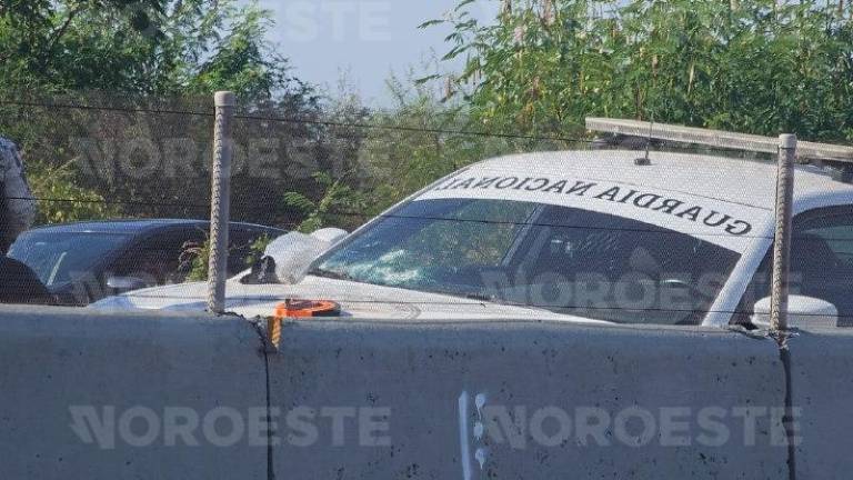Una patrulla de la Guardia Nacional fue atacada a balazos durante una persecución contra civiles armados en la carretera Culiacán–Eldorado. Una patrulla de la Guardia Nacional fue atacada a balazos durante una persecución contra civiles armados en la carretera Culiacán–Eldorado.
