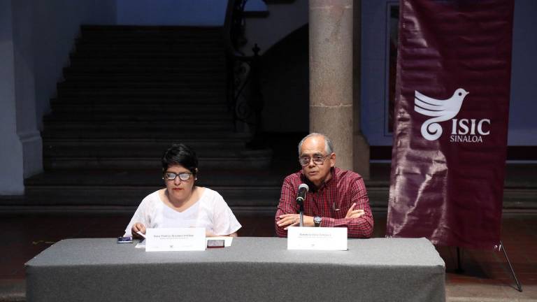 Inna Teresa Álvarez, jefa del Museo de Arte de Sinaloa, y Rodolfo Díaz Fonseca, director de Difusión del Isic, dan detalles del evento.