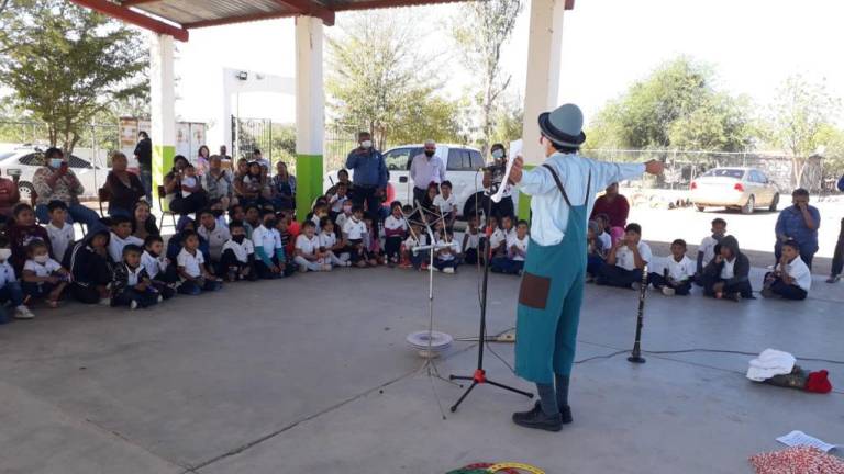 Colectivo Tarámari Sinaloense realiza Festival del Niño Indígena en comunidades serranas del estado