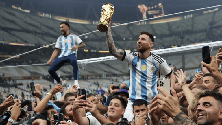 Messi se convierte en el jugador más ganador de la historia