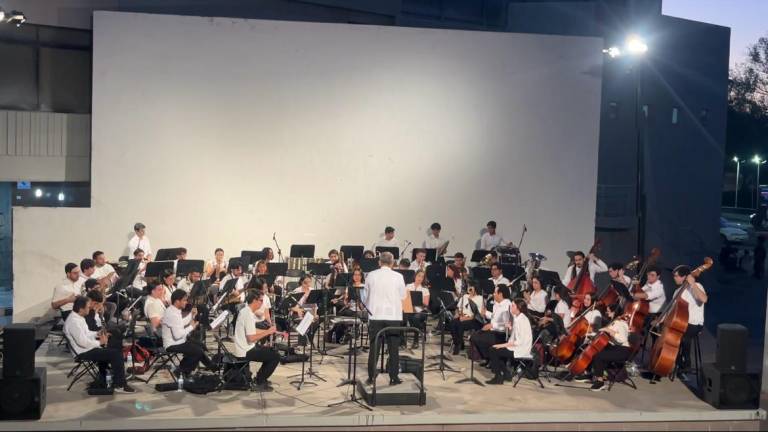 La Banda Sinfónica Juvenil del Estado de Sinaloa durante su concierto.