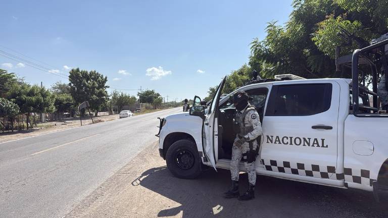 Agentes de Guardia Nacional y Policía Estatal Preventiva mantienen un fuerte operativo a la altura de Campo Romero. Agentes de Guardia Nacional y Policía Estatal Preventiva mantienen un fuerte operativo a la altura de Campo Romero.