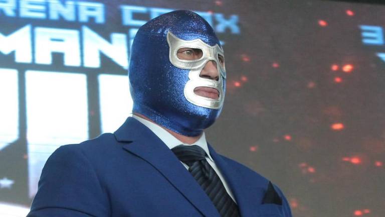 Blue Demon Jr. se ncuentra en terapia intensiva, aunque fuera de peligro. Blue Demon Jr. se ncuentra en terapia intensiva, aunque fuera de peligro.