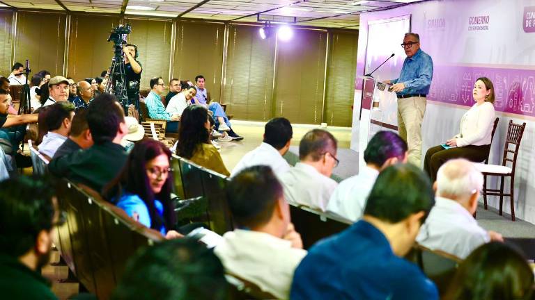 El Gobernador Rubén Rocha Moya anuncia que la campaña “Ponte al Corriente” se ampliará hasta el 28 de noviembre. El Gobernador Rubén Rocha Moya anuncia que la campaña “Ponte al Corriente” se ampliará hasta el 28 de noviembre.