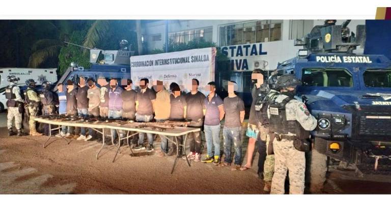 Las armas y los detenidos fueron puestos a disposición de la FGR. Las armas y los detenidos fueron puestos a disposición de la FGR.