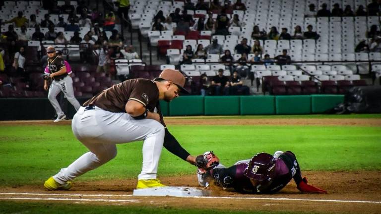 Tomateros luchó hasta el final, pero el rally del quinto episodio marcó la diferencia. Tomateros luchó hasta el final, pero el rally del quinto episodio marcó la diferencia.