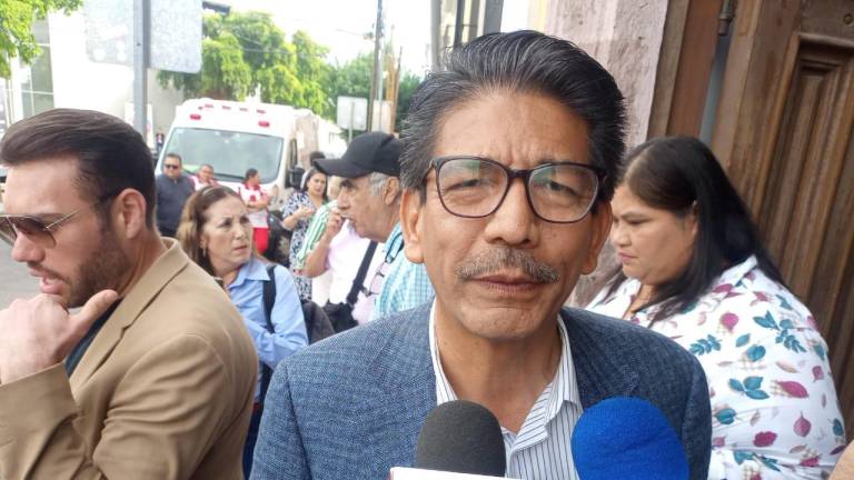 El Alcalde de Guasave, Martín Ahumada Quintero, indicó que al menos ocho o nueve planteles le han pedido apoyo debido a los problemas que enfrentan por la energía eléctrica.