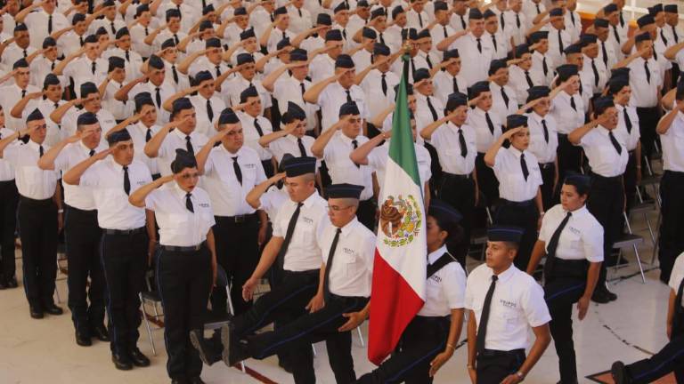 Ceremonia de graduación de cadetes de la Universidad del Policía en Sinaloa. Ceremonia de graduación de cadetes de la Universidad del Policía en Sinaloa.