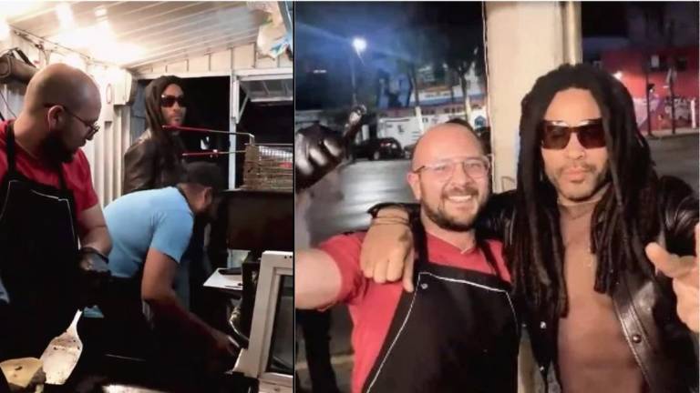 Disfruta Lenny Kravitz una hamburguesa en un puesto de la Ciudad de México