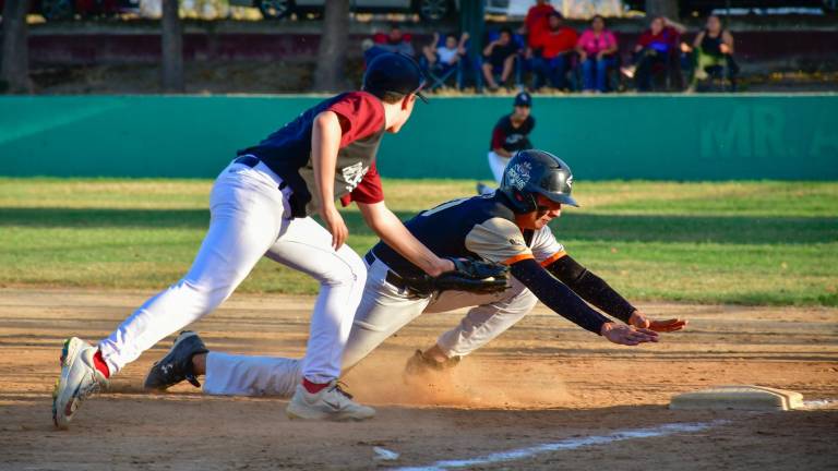 La Liga Tres Ríos se proclamó campeona en la categoría Junior y la Liga Culiacán Recursos en la Pre-Junior. La Liga Tres Ríos se proclamó campeona en la categoría Junior y la Liga Culiacán Recursos en la Pre-Junior.