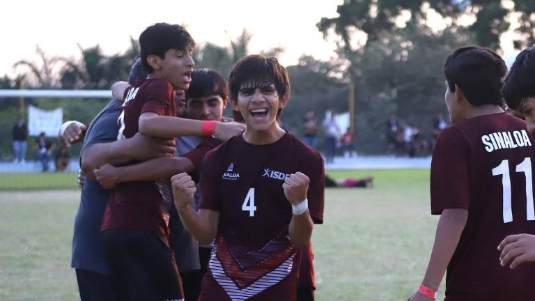 Con garra y determinación, la selección sinaloense de futbol varonil categoría 2009-2010 remontó en los minutos finales. Con garra y determinación, la selección sinaloense de futbol varonil categoría 2009-2010 remontó en los minutos finales.