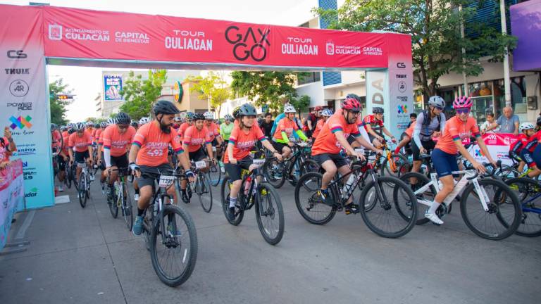 Cientos de ciclistas participan en una nueva edición de la Gax Go Tour 2023.