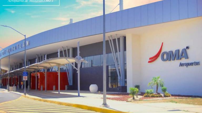 El aeropuerto internacional de Mazatlán opera con normalidad este sábado.