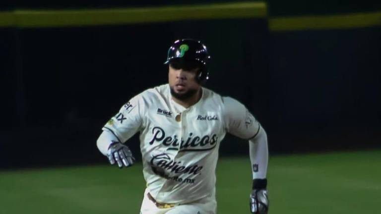 Ureña se desempeña como primera base, tercera base y jardinero. Ureña se desempeña como primera base, tercera base y jardinero.