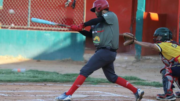 Los encuentros que alberga la Liga Meseros al Bat son de muchas carreras. Los encuentros que alberga la Liga Meseros al Bat son de muchas carreras.