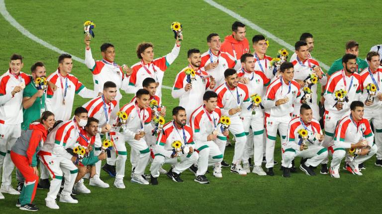 La Selección Mexicana recibe su medalla de bronce en los Juegos Olímpicos Tokio 2020.