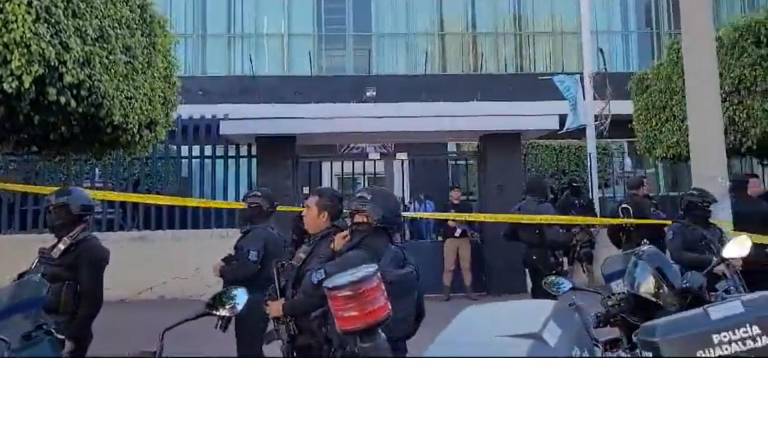 Asesinan a dos mujeres en universidad de Guadalajara