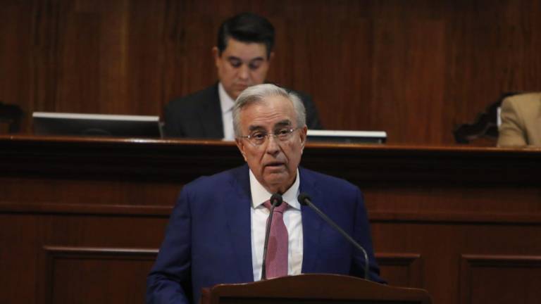 El Gobernador Rubén Rocha Moya compareció este martes ante diputados en el Congreso del Estado.