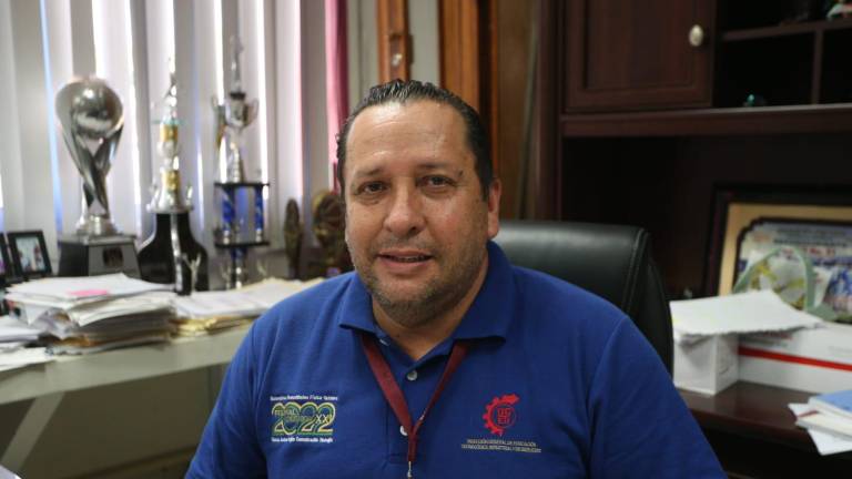 Jorge Gil Ureña ha dedicado 14 años a compartir sus conocimientos con los estudiantes como profesor.