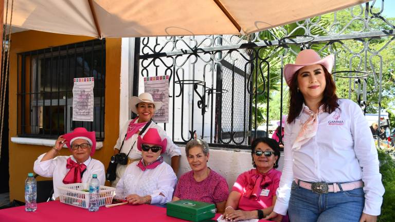 Susana Medina, Silvia y Norma Aguirre, Paty de Ceceña, Martha Lugo y Anabelle Guerrero. Susana Medina, Silvia y Norma Aguirre, Paty de Ceceña, Martha Lugo y Anabelle Guerrero.