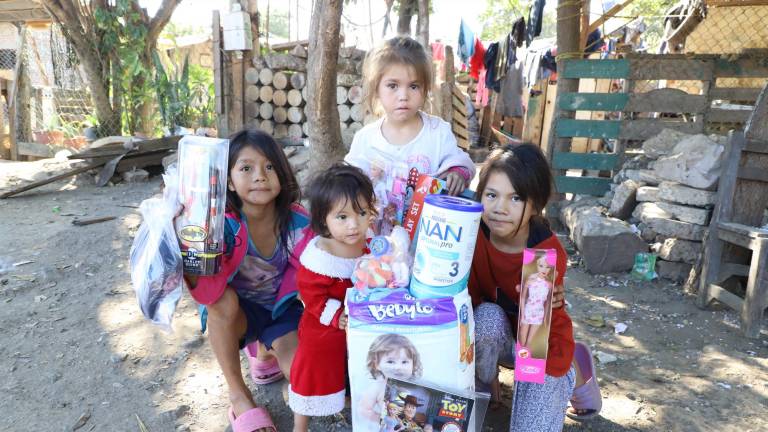 La historia de las hermanas, Cristina, Lluvia, Monserrat y Luz María Ordóñez motivó a un lector a enviarles regalos y hasta leche y pañales.