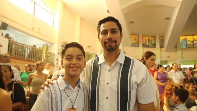 Juan Emiliano Virgen y su padrino, Enrique Rodríguez. Juan Emiliano Virgen y su padrino, Enrique Rodríguez.