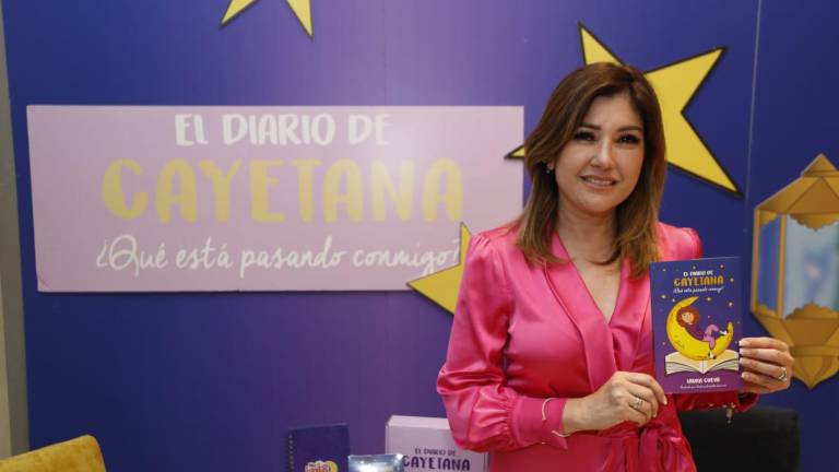 La sexóloga y terapeuta Laura Cueva presenta su libro ‘El Diario de Cayetana: ¿Qué está pasando conmigo?’, que ya esta a la venta en Cimaco Mazatlán.