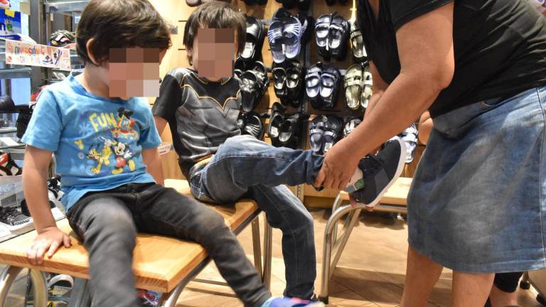 Repunta venta de calzado en los tres días previos al Día del Niño, aseguran locatarios en Culiacán