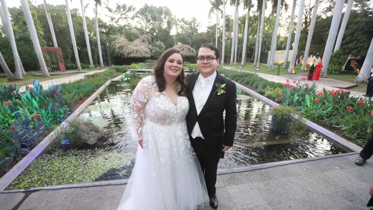 María Fernanda Clouthier y Guillermo Tejeda celebran su boda en el Jardín Botánico de Culiacán.