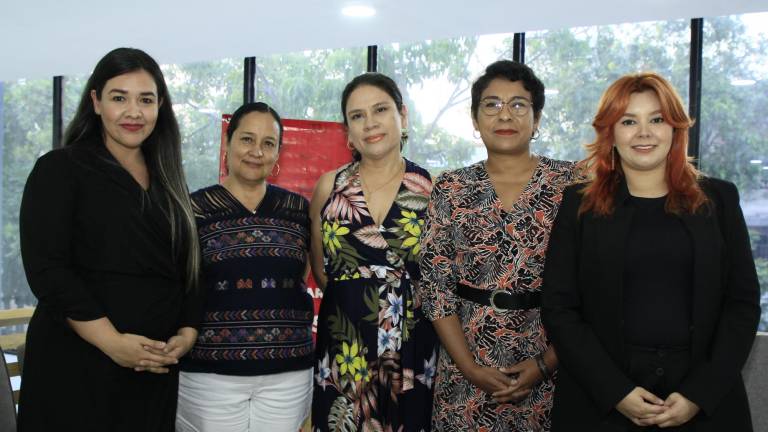 Marlene León Fontes, Claudia Patricia Ramos, Guillermina García, Raquel Zapien y Karen Bravo.