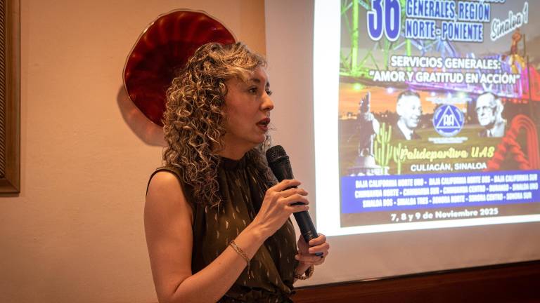 La Secretaria de Desarrollo Económico de Culiacán, Janet Faviola Tostado Noriega, destaca la confianza otorgada para la celebración de la reunión de Alcohólicos Anónimos. La Secretaria de Desarrollo Económico de Culiacán, Janet Faviola Tostado Noriega, destaca la confianza otorgada para la celebración de la reunión de Alcohólicos Anónimos.