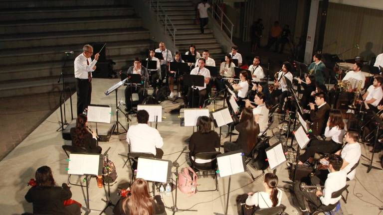 Retoma la Banda Sinfónica Juvenil del Estado, sus presentaciones en el ágora Rosario Castellanos.
