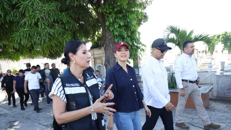 La Alcaldesa Estrella Palacios Domínguez hace un recorrido por los panteones municipales. La Alcaldesa Estrella Palacios Domínguez hace un recorrido por los panteones municipales.