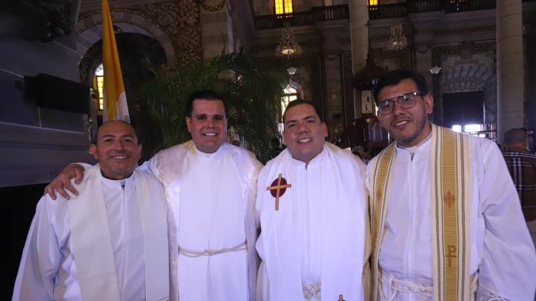 Los sacerdotes Roberto del Villar, Sergio Ibarra, Raúl Barraza y Julio César Hernández.