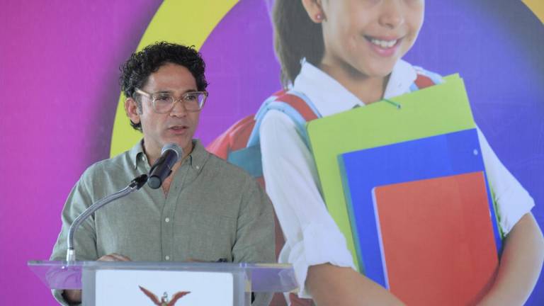 Secretario de Educación pide a Gobierno federal que se inicie vacunación a mayores de 12 años en Sinaloa