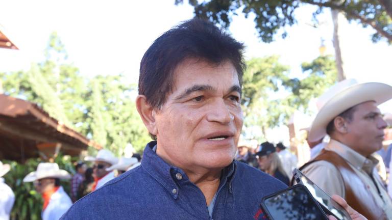 Mario López Valdez estuvo en Mazatlán participando en la 20 Gran Cabalgata de la Familia Escobar.