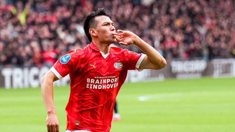 Hirving “Chucky” Lozano anota tres goles por el PSV.