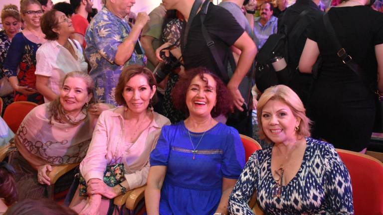 María Elena Laura, Rosario Valenzuela, Lourdes Amézcua y Claudia Apodaca.