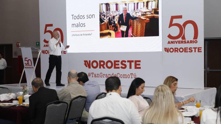 El periodista Daniel Moreno impartió la conferencia ‘Riesgos y costos de la desinformación’.
