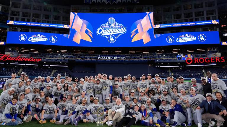 Dodgers es bicampeón de la Serie Mundial. Dodgers es bicampeón de la Serie Mundial.
