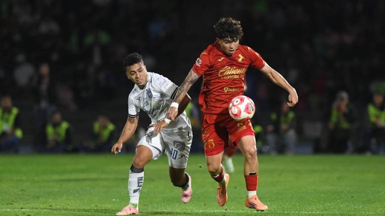 En el Olímpico Benito Juárez, los Gallos Blancos de Querétaro derrotaron 2-1 a Bravos. En el Olímpico Benito Juárez, los Gallos Blancos de Querétaro derrotaron 2-1 a Bravos.