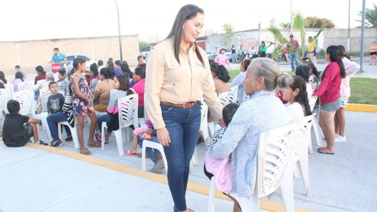 La Alcaldesa de Escuinapa informó que continua con sus actividades diarias en el Ayuntamiento.